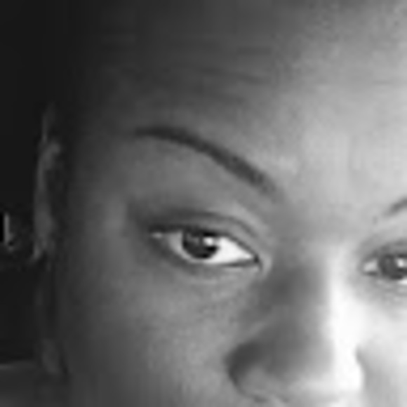 Meet your Posher, Tara l. - Picture 1 of 1